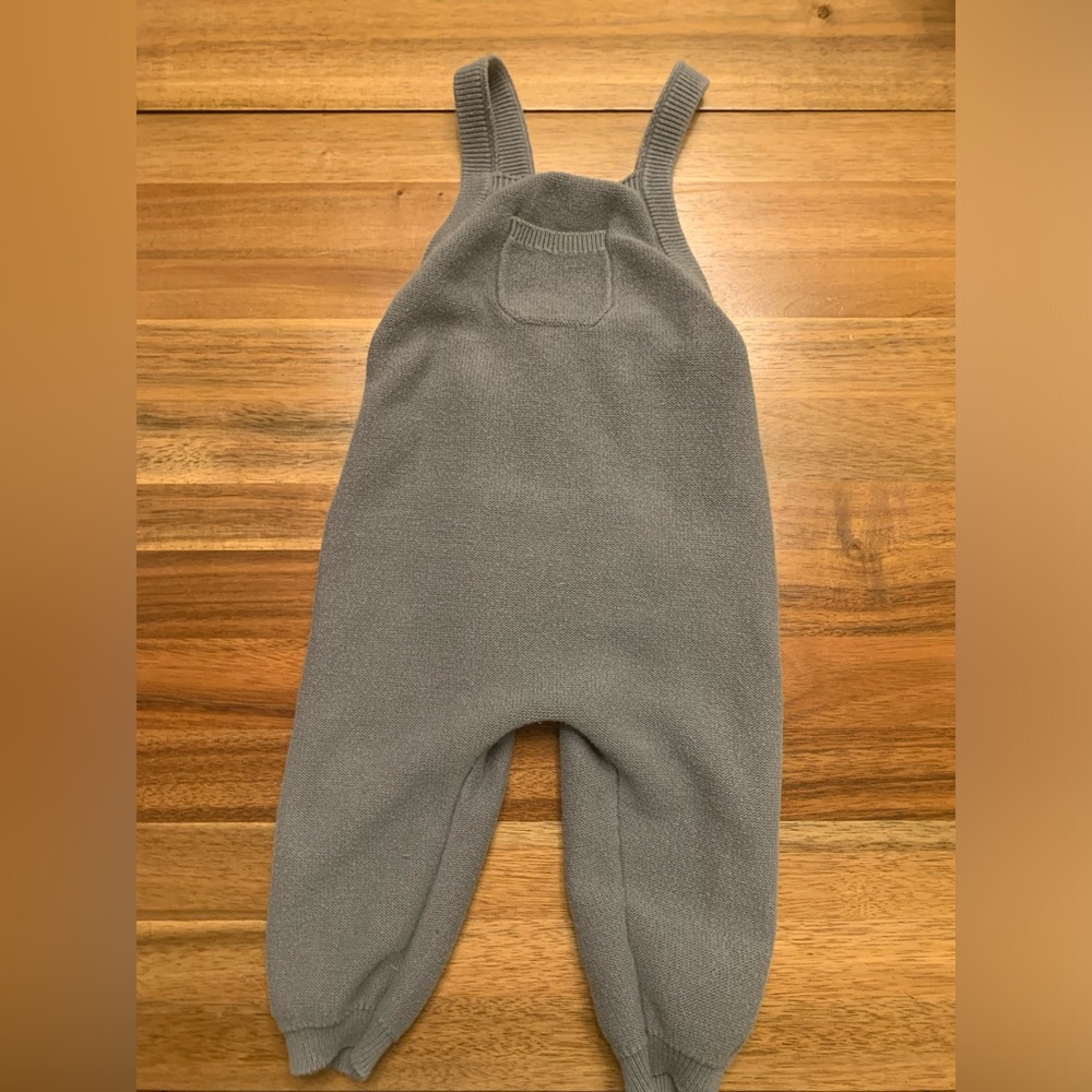 Quincy Mae Knit Gray Overalls - Size 6-12 months - very gently worn!